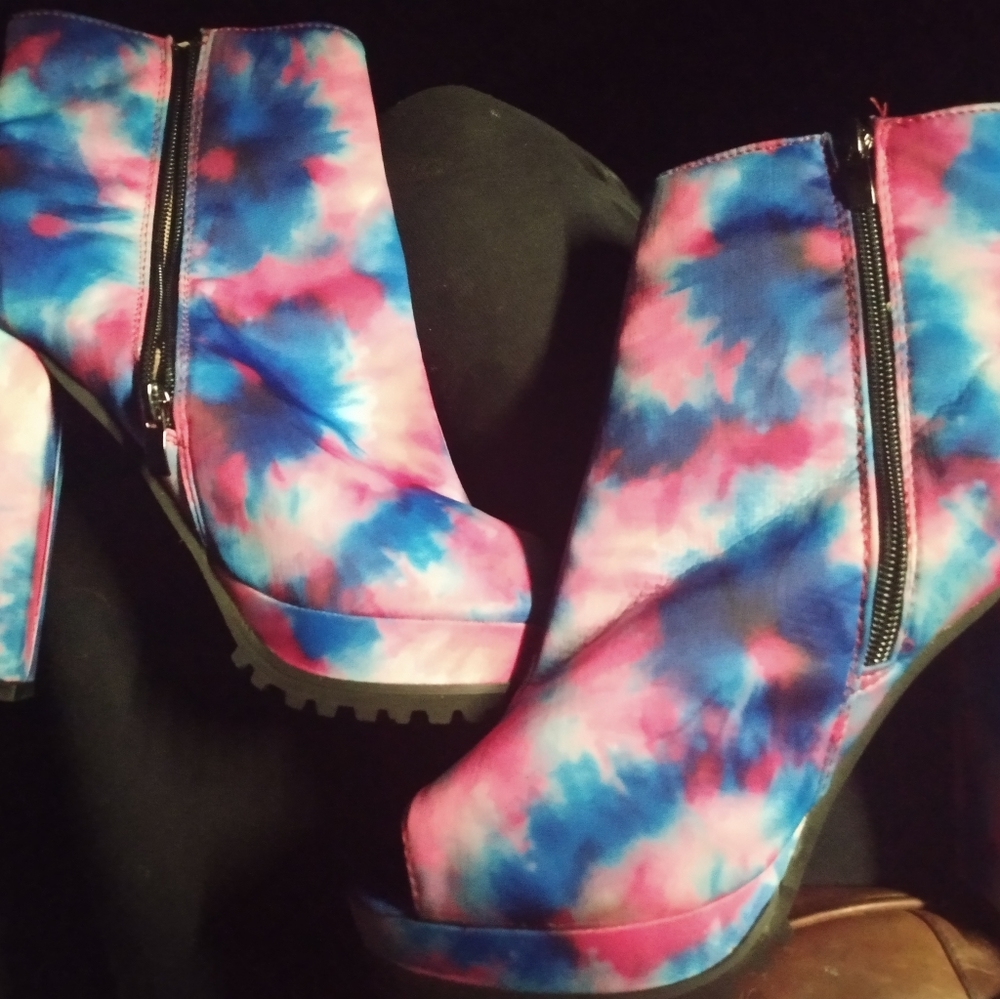 Pink sound tiedye platform chunky sole peep toe booties